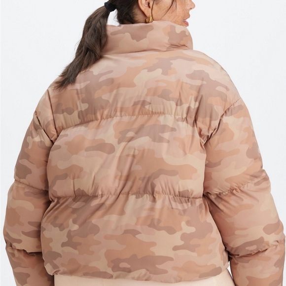 Fabletics Wander Cropped Puffer Jacket Camo Willow Bark  Plus Size 4XL NWT - Picture 13 of 13